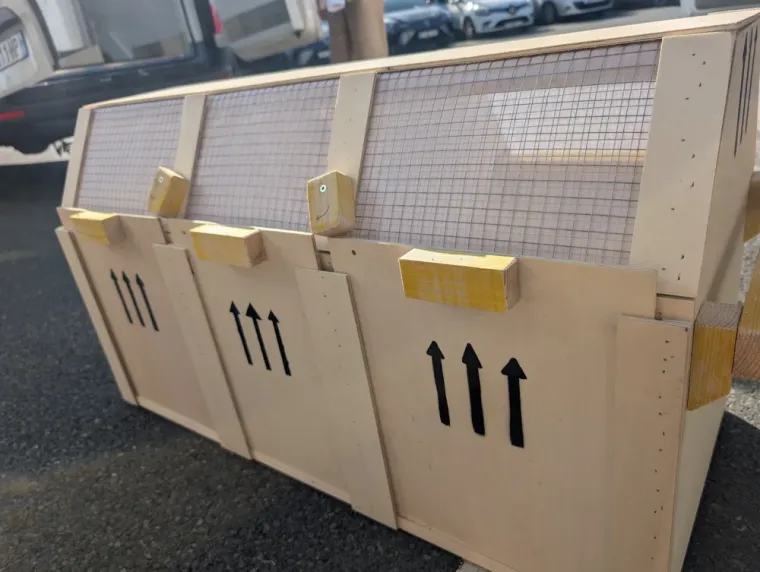 L'atelier quantique a été missionné pour réaliser des cages de transport d'animaux., Lentilly, L’Atelier Qu’Antique